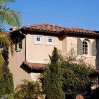 Why is stucco so popular for homes in Florida?