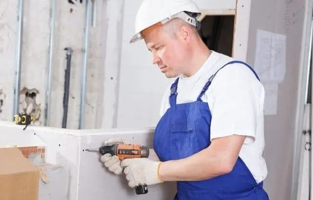 How Far Apart Should Drywall Screws be Placed?