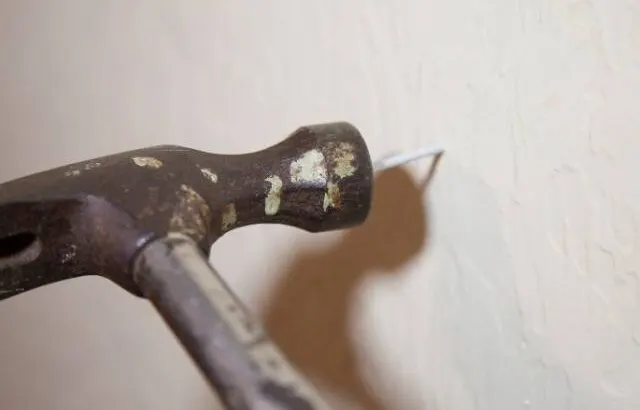 How Much Weight Can A Nail In Drywall Hold?