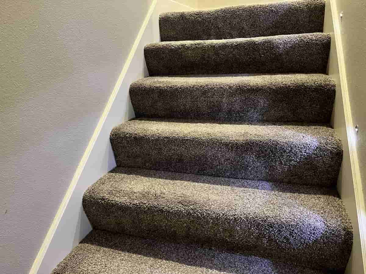 How To Tighten Loose Carpet on Stairs Complete Guide Home Efficiency