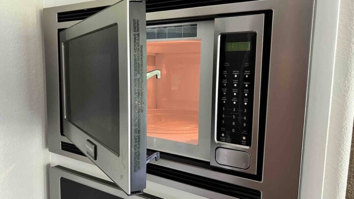 Microwave Turns On When Opening the Door? Here’s The Problem!
